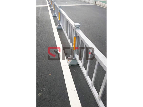 江蘇無錫市隔離護(hù)欄 江蘇無錫市隔離護(hù)欄